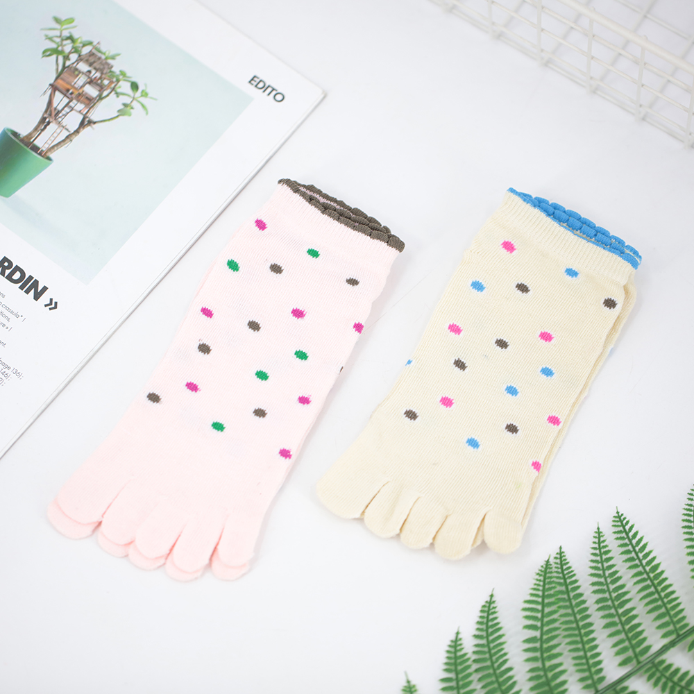 Chaussettes cinq doigts courtes en coton