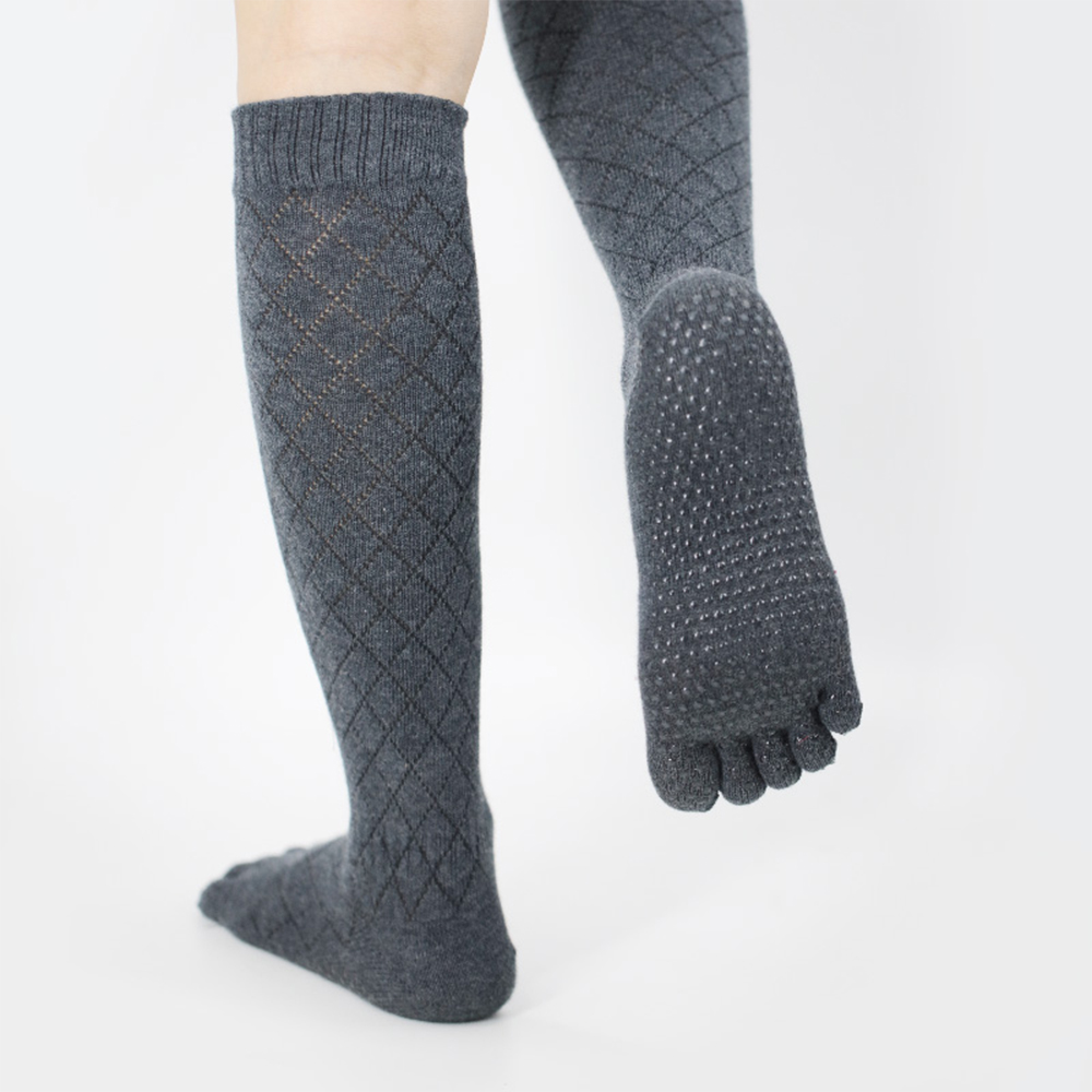 Chaussettes hautes de yoga aux genoux